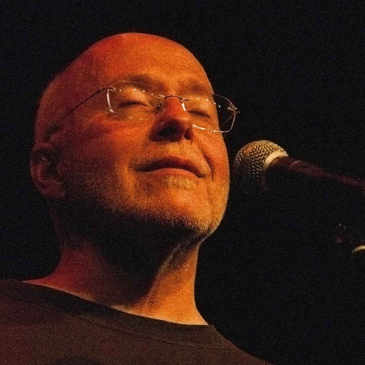 Dietmar Bonnen sings